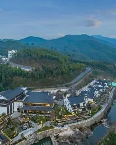 安吉二月花汤泉度假酒店·露台LOFT家庭房【智能壁炉+巨幕投影】 1晚