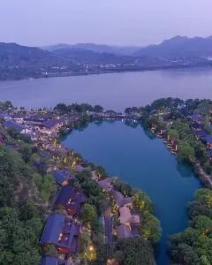 杭州富春芳草地臻品之选度假酒店·芳草地山景双床房 1晚