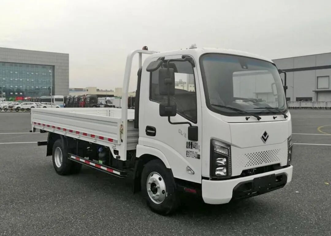 外观酷似电动车 150马力自重2 25吨 唐骏全新柴油轻卡亮相 热点讯息网