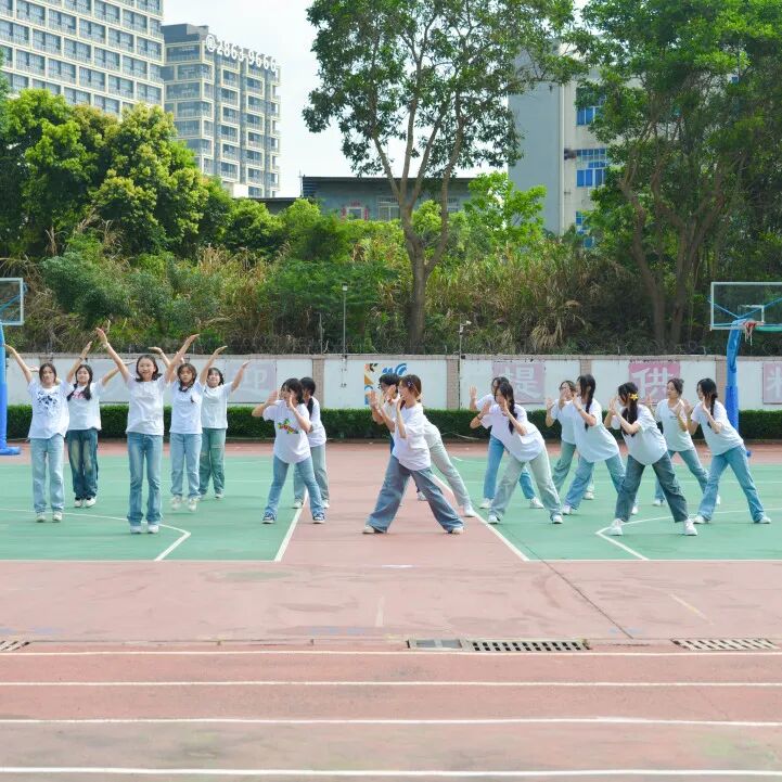 律动青春!深圳市携创高级技工学校广播体操比赛顺利举行