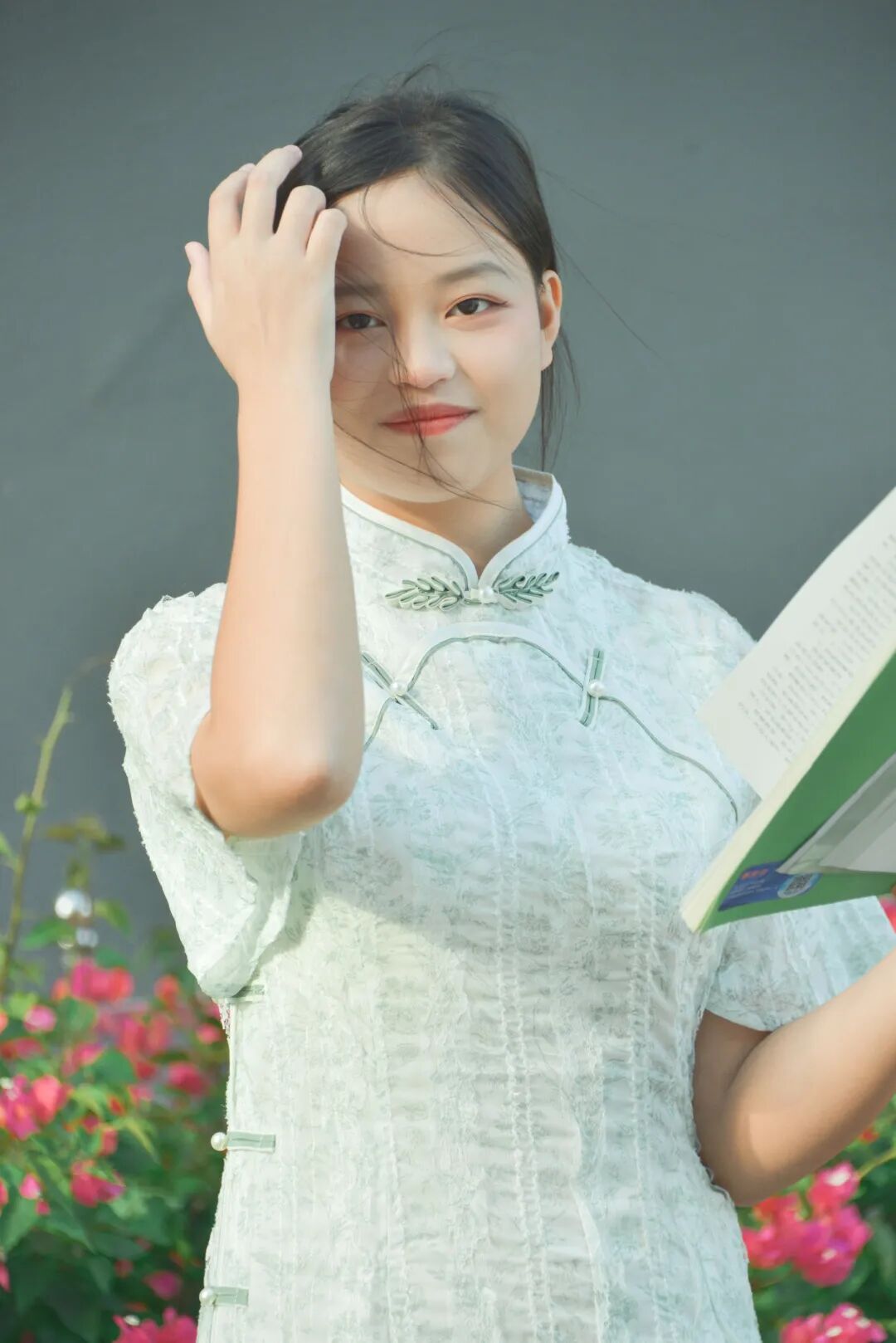 携创×旗袍丨秋色正好,不妨漫步校园——深圳市携创高级技工学校