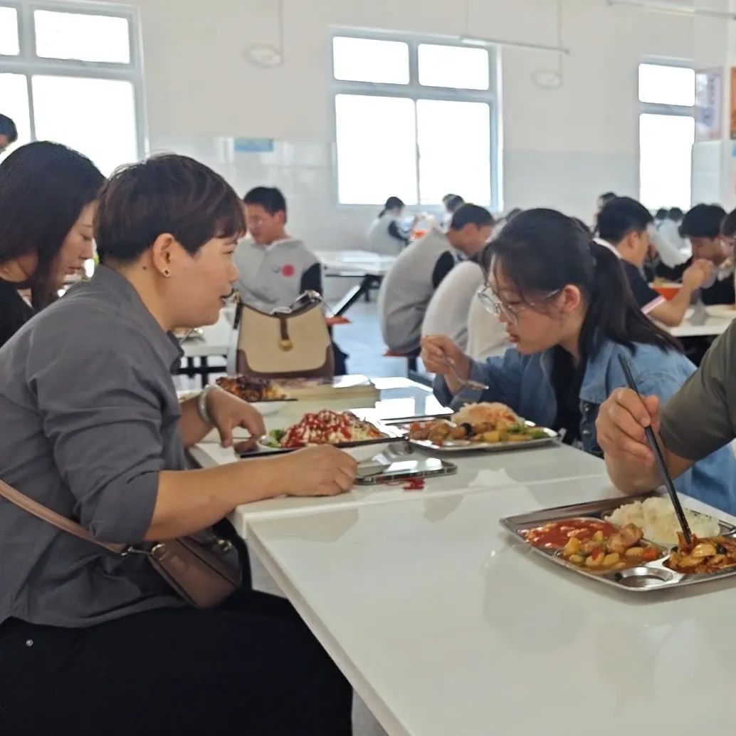 安阳学院餐厅图片