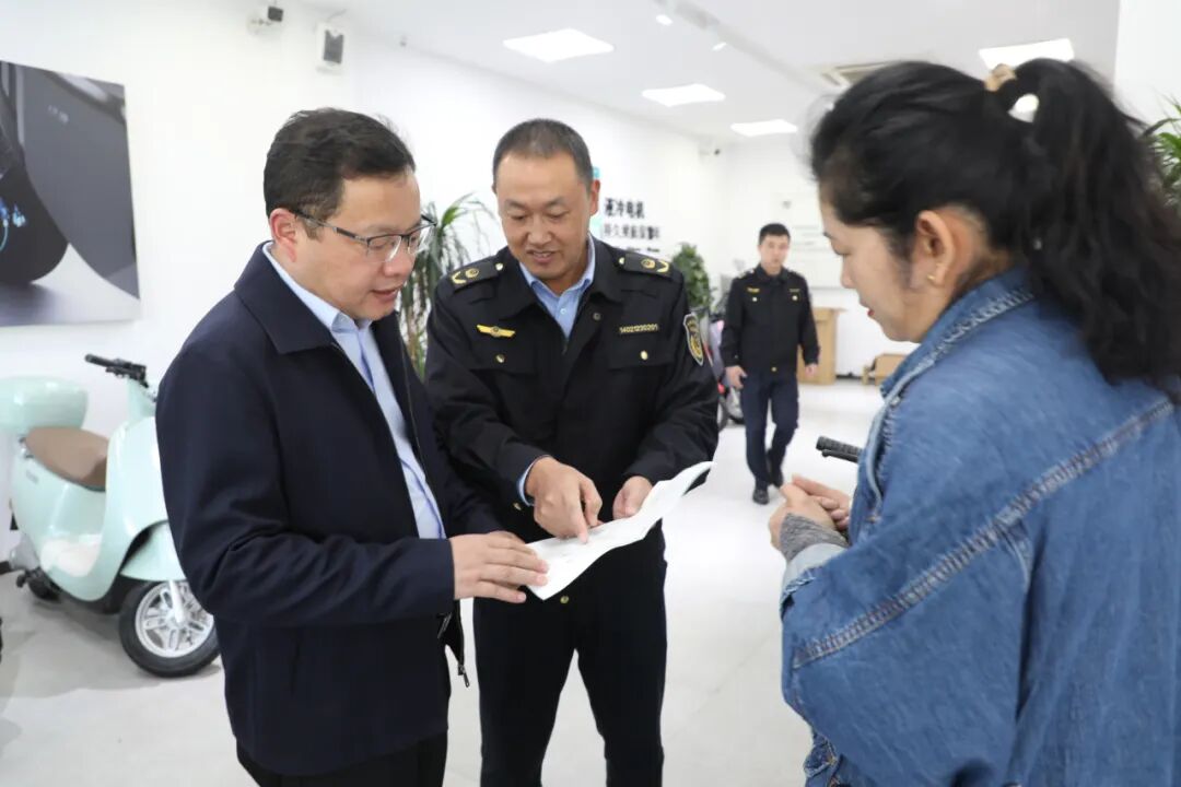 张家安深入开展"进百姓门,排千企忧,暖万家心"活动并调研督导群众身边