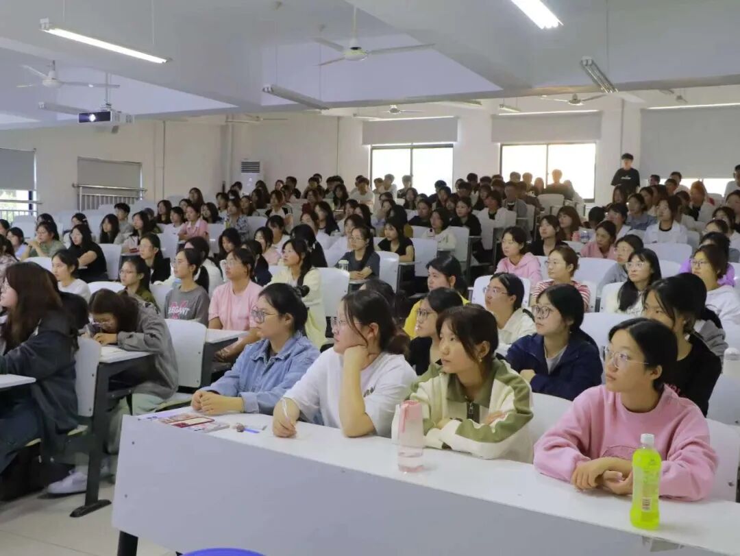 校友讲坛丨追寻足迹，梦想启迪