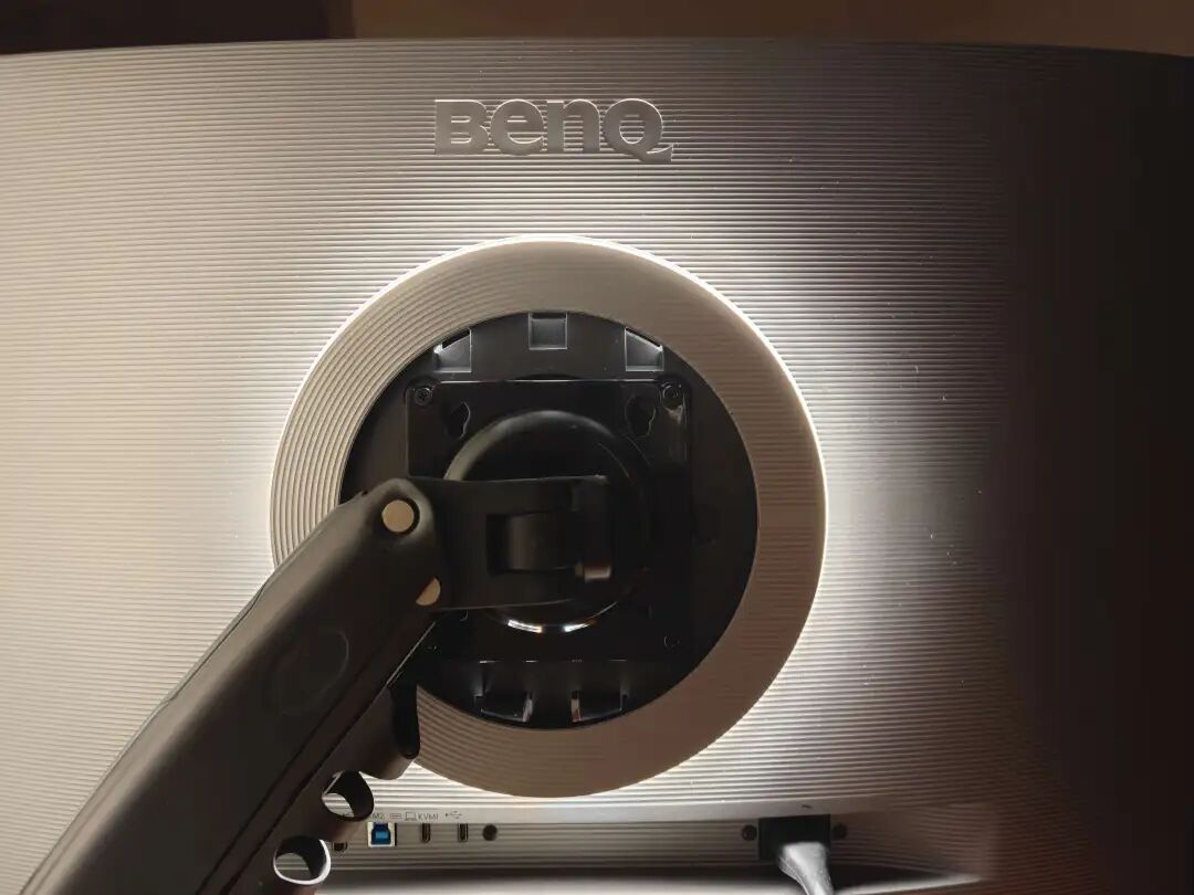 屏幕背光料很足