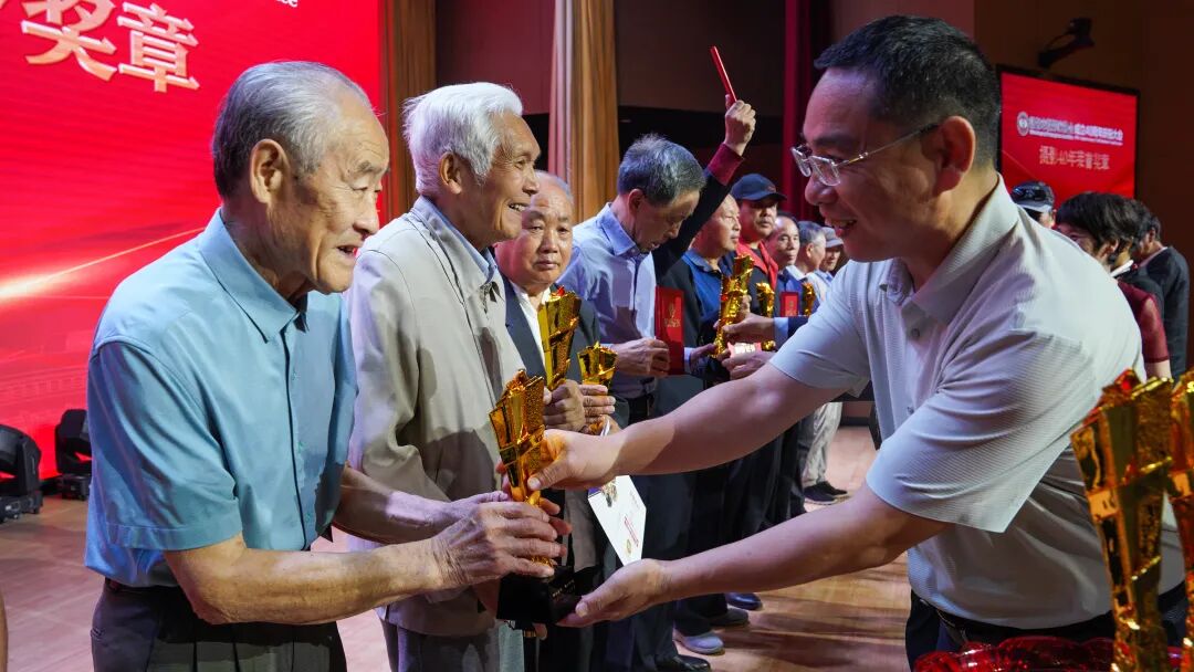 洛阳市摄影家协会成立40周年庆祝大会胜利召开(图3)