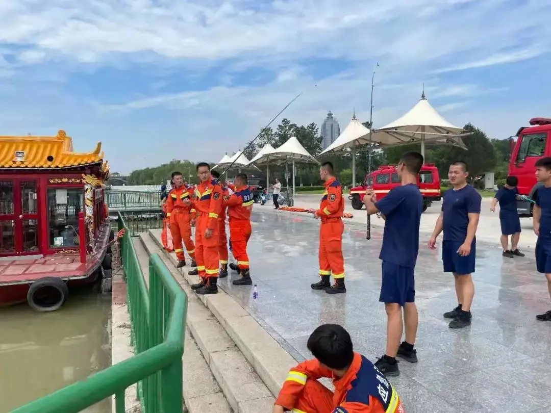 利用鱼竿进行绳索抛投训练1.jpg 图片
