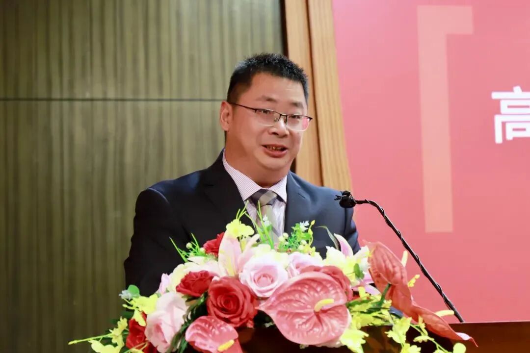 从泥土到星辰--新诺仪器总经理庞道全受母校上应大之邀在新生开学典礼发言！