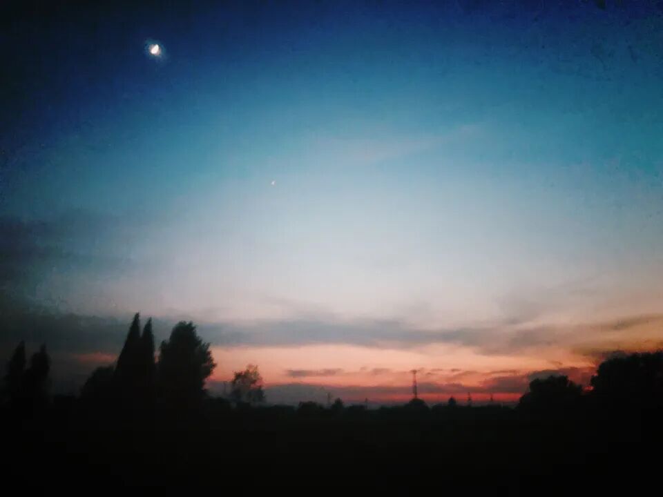 情人朋友,我读过一些三生石上的传说比如美丽的女人都是水做的因此水