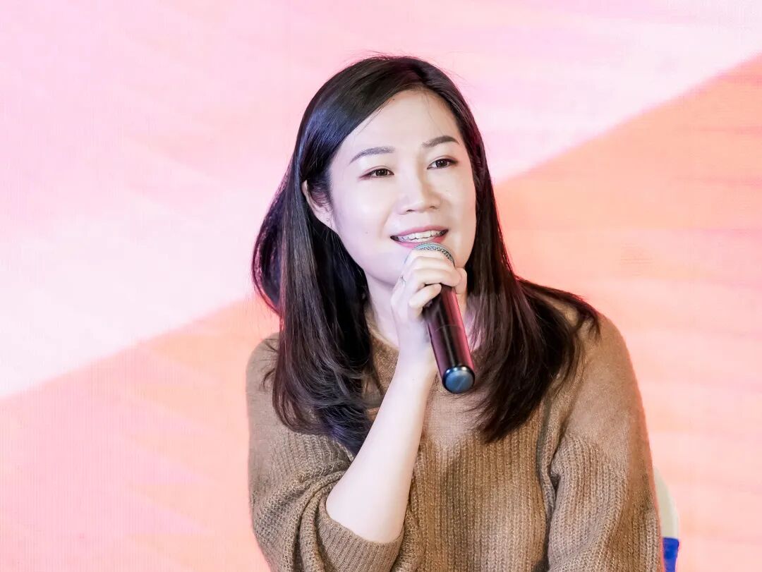 小红书商业部生态客户业务部总监王彬女士以详实的平台数据支撑,分析