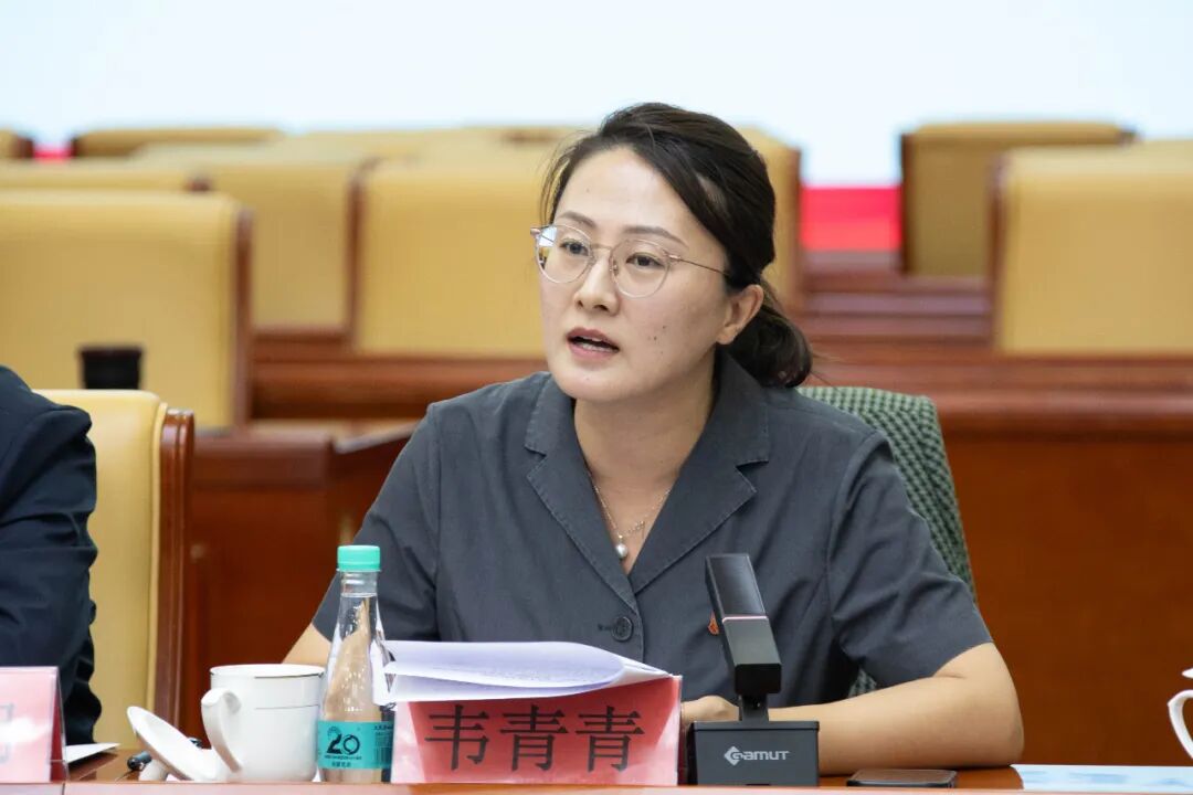 市直学校相关领导参加座谈交流,市检察院检委会专职委员刘静参加并讲