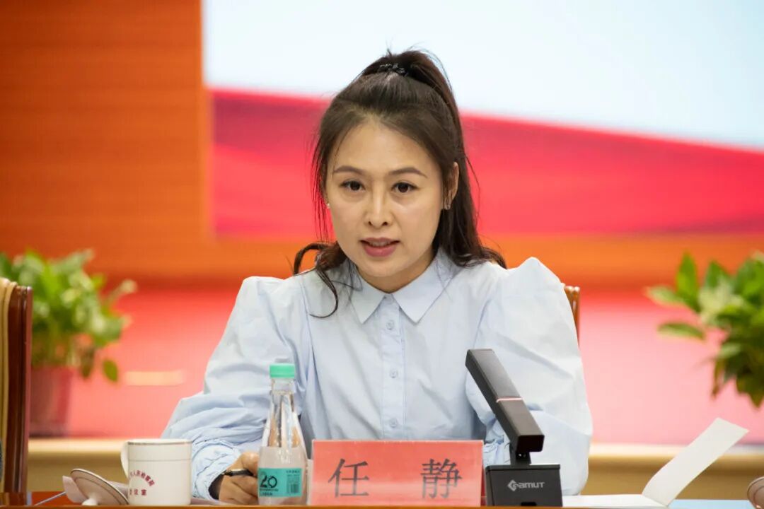 市直学校相关领导参加座谈交流,市检察院检委会专职委员刘静参加并讲