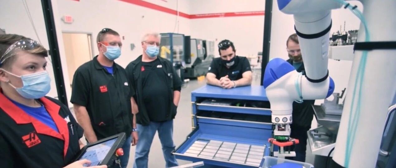 买数控机床也不投资机器人？专家揭秘美中小制造业自动化关键难题