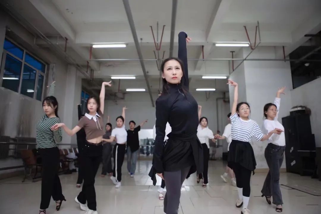 哈爾濱職業(yè)技術(shù)學(xué)校招生信息網(wǎng)_哈爾濱職業(yè)技術(shù)位置_哈爾濱職業(yè)技術(shù)學(xué)校
