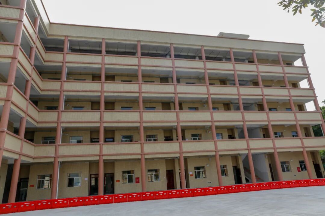 第一小学改建教学楼2栋▲兴宁市黄岭小学在建教学楼兴宁市教育局局长