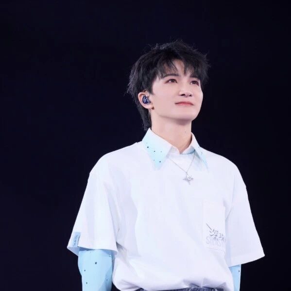 周深演唱的《和光同春》被纳入九年义务教育教材,此前已有四首歌曲入选