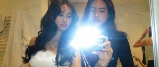 钟丽缇女儿考拉晒自拍照惹争议,钟丽缇回应:照片里的是同学,不是Jaden,希望大家不要再传播信息