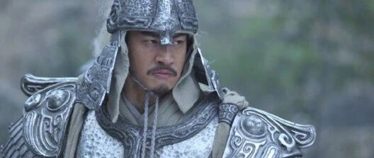 张凌赫被吐槽&ldquo;粉底液将军&rdquo;后,何润东回应其&ldquo;奶油小生&rdquo;向&ldquo;古装武将天花板&rdquo;转变历程:14年前为演项羽增重至80公斤,每周健身五次