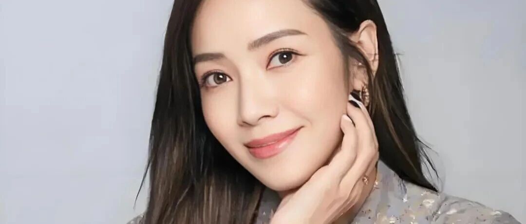 侯佩岑首登央视春晚彩排舞台,透露自己的节目:团圆是刻在中国人骨子里的浪漫;并送上马年专属祝福&ldquo;好事发生(Horse Fa Sheng)&rdquo;