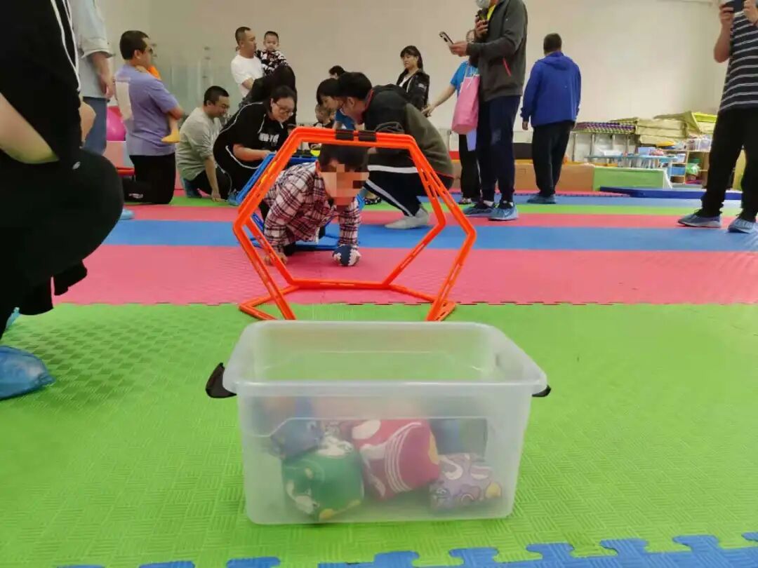 器械区有什么器械【详解】平衡木、羊角球、大滑板......这些感统器械都有什么用？_https://www.jmylbn.com_新闻资讯_第5张