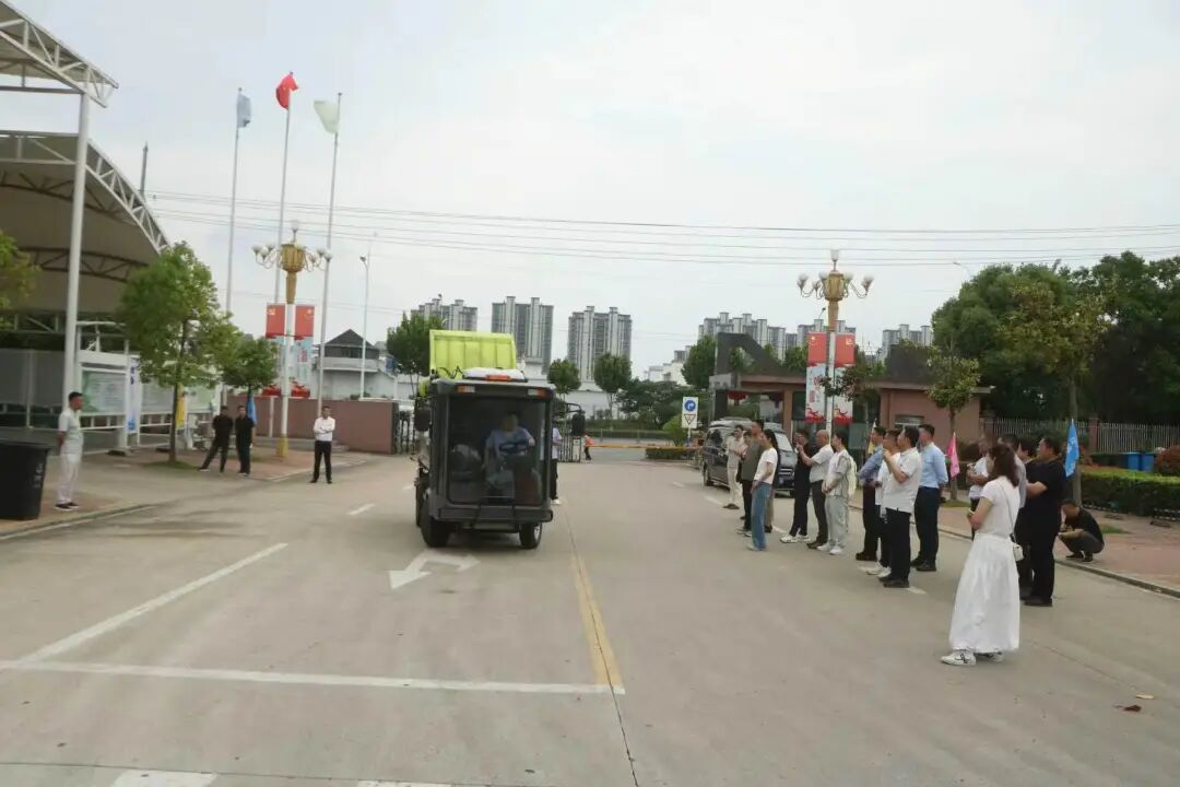 f64ae270a8cbfb5f854c1a739ffcc50d.jpg