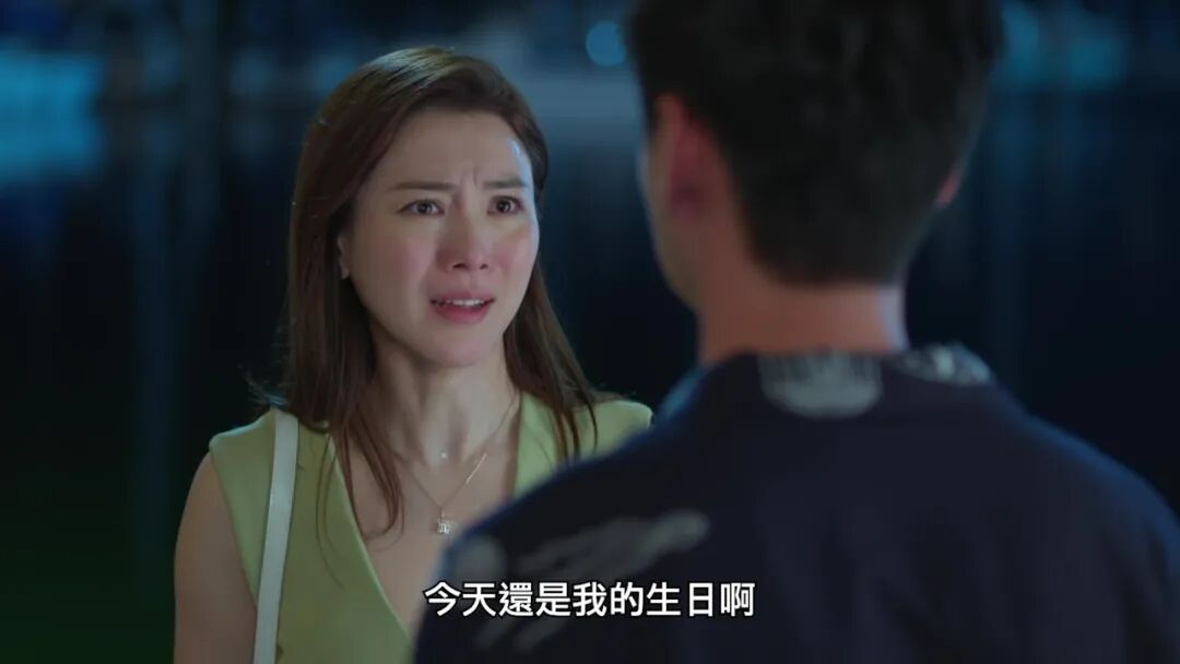 近日热播tvb剧集《家族荣耀之继承者》中,她又饰演睿智又懂事的秘书