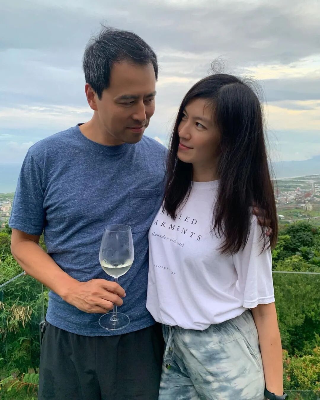 除了逆天脸蛋与身材外,林熙蕾的婚姻生活更是让人羡慕,与老公杨晨结婚