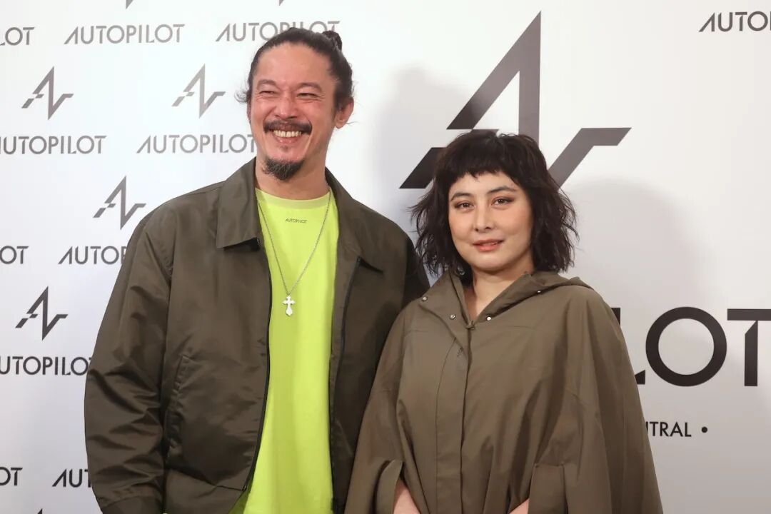 急需入院治疗,当时他的圈中好友包括徐濠萦,杜如风,尹子维及苏永康等