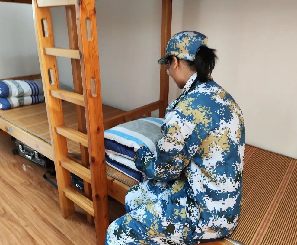 磨意志 强体魄 铸军魂