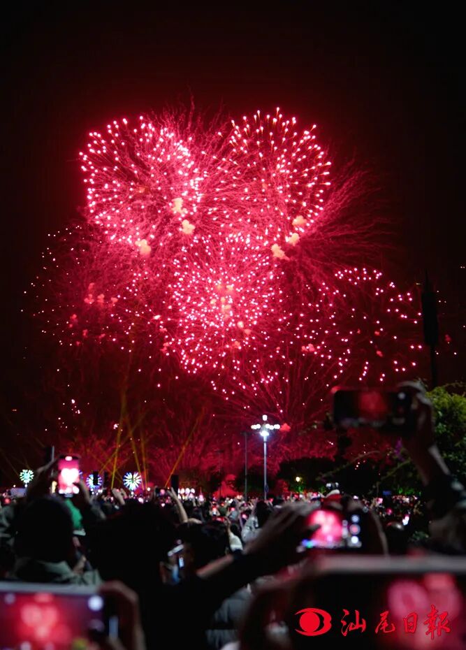 快来看汕尾大型音乐烟花汇演高清大图来了