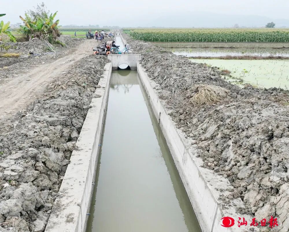 梅陇农田水利建设工程现场。


