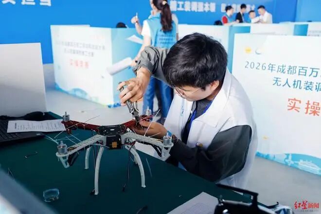 一次大修一万四：无人机维修这门手艺，正在悄悄涨价