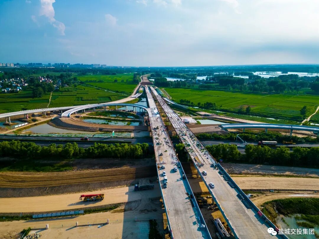 走基层拍一线零距离感受工程建设新进展滨淮高速盐城段