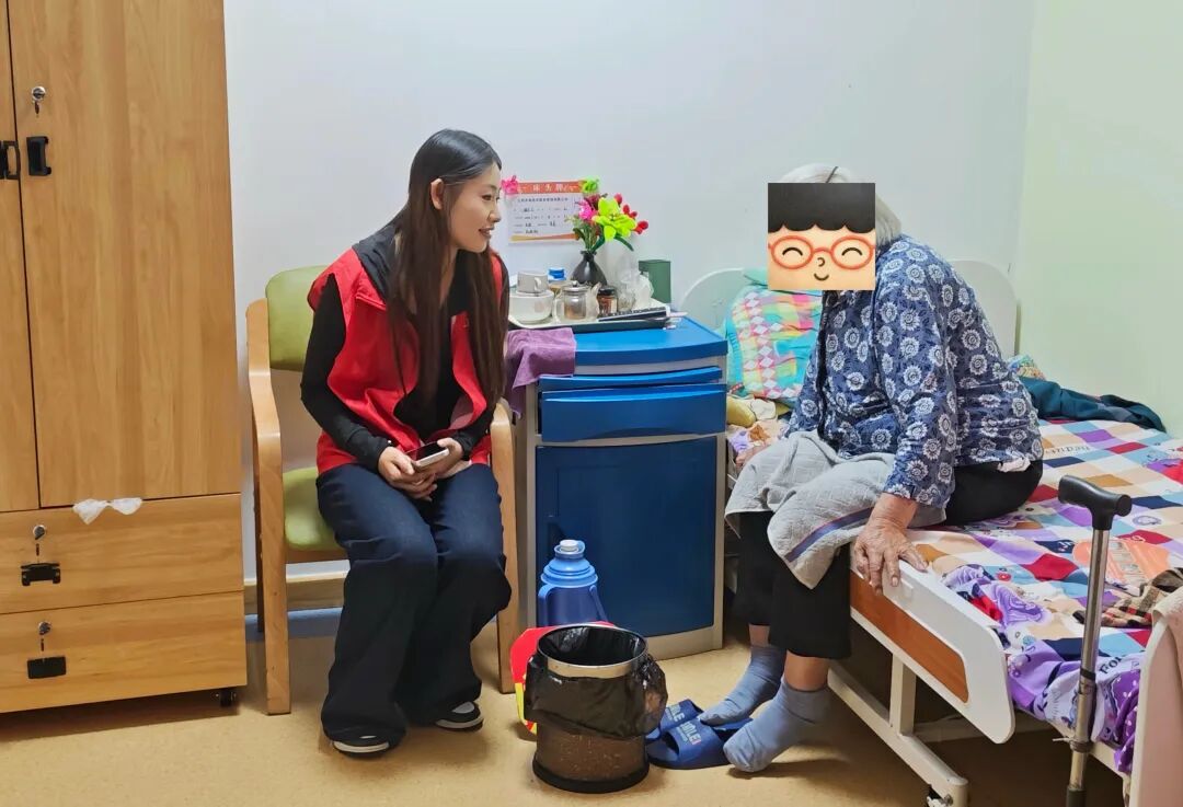 青春康养 · 三下乡丨我校学子走进养老中心开展老年口腔健康科普志愿服务活动