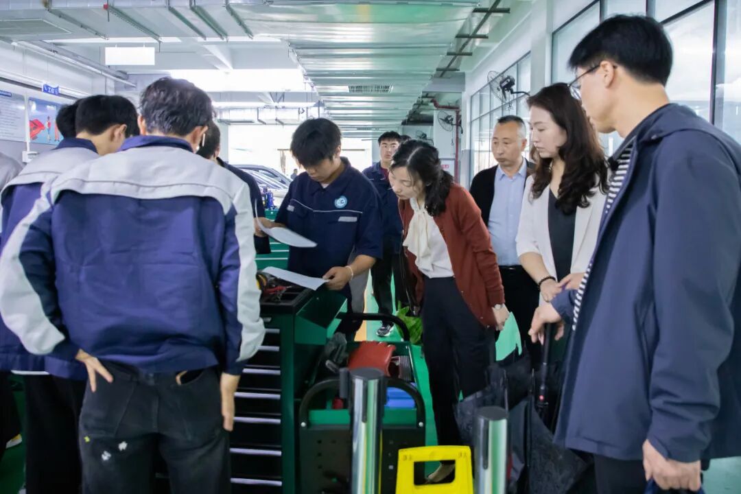 冷水江市高级技工学校一行莅临学校调研交流