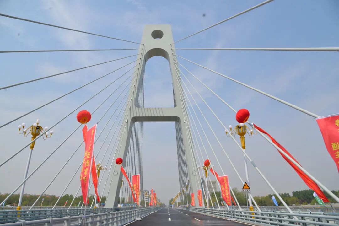 农圣街弥河大桥老桥于1991年建成通车,2009年改建,是寿光市已建成桥梁