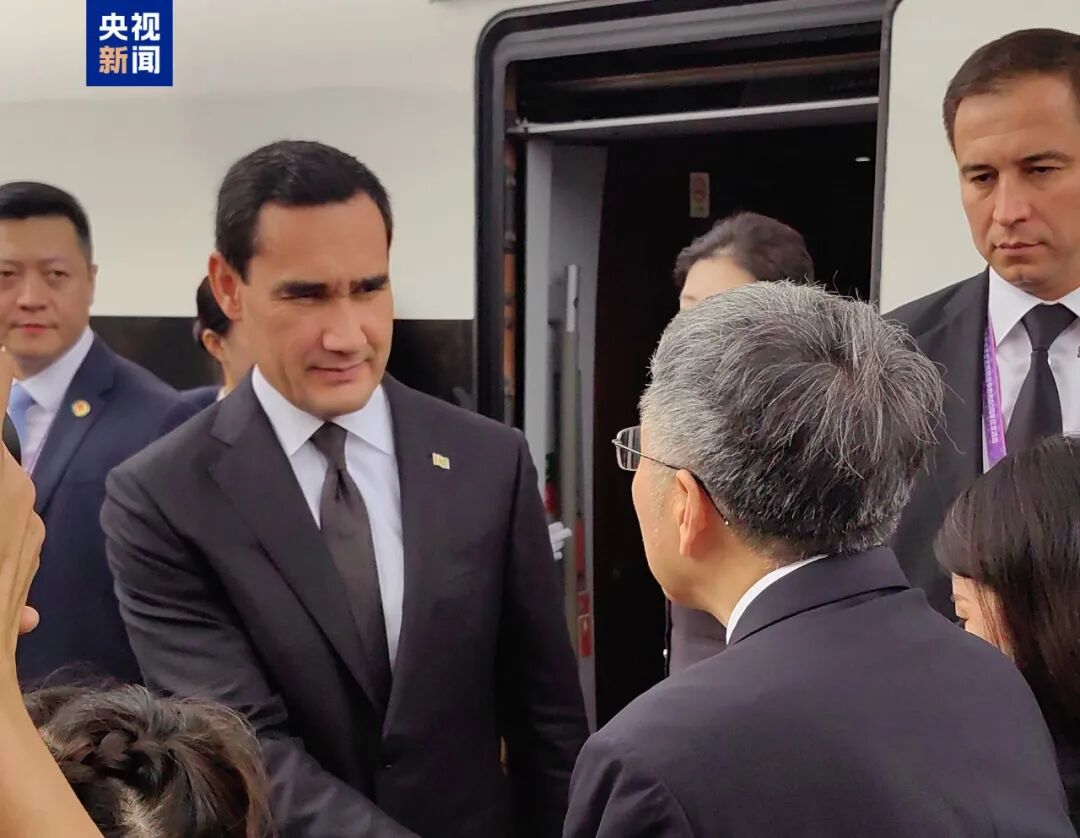 尼泊尔总理奥利抵京
