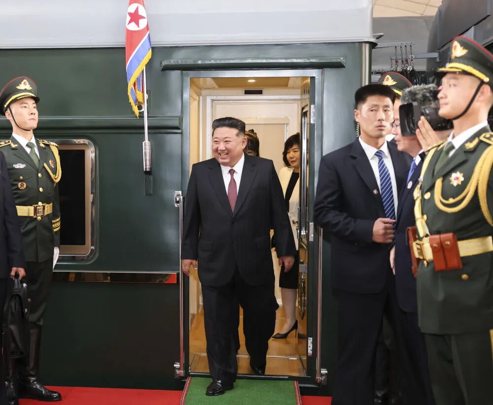 尼泊尔总理奥利抵京