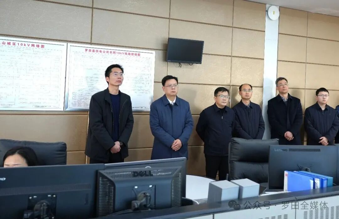 周黎看望慰问特岗一线工作人员