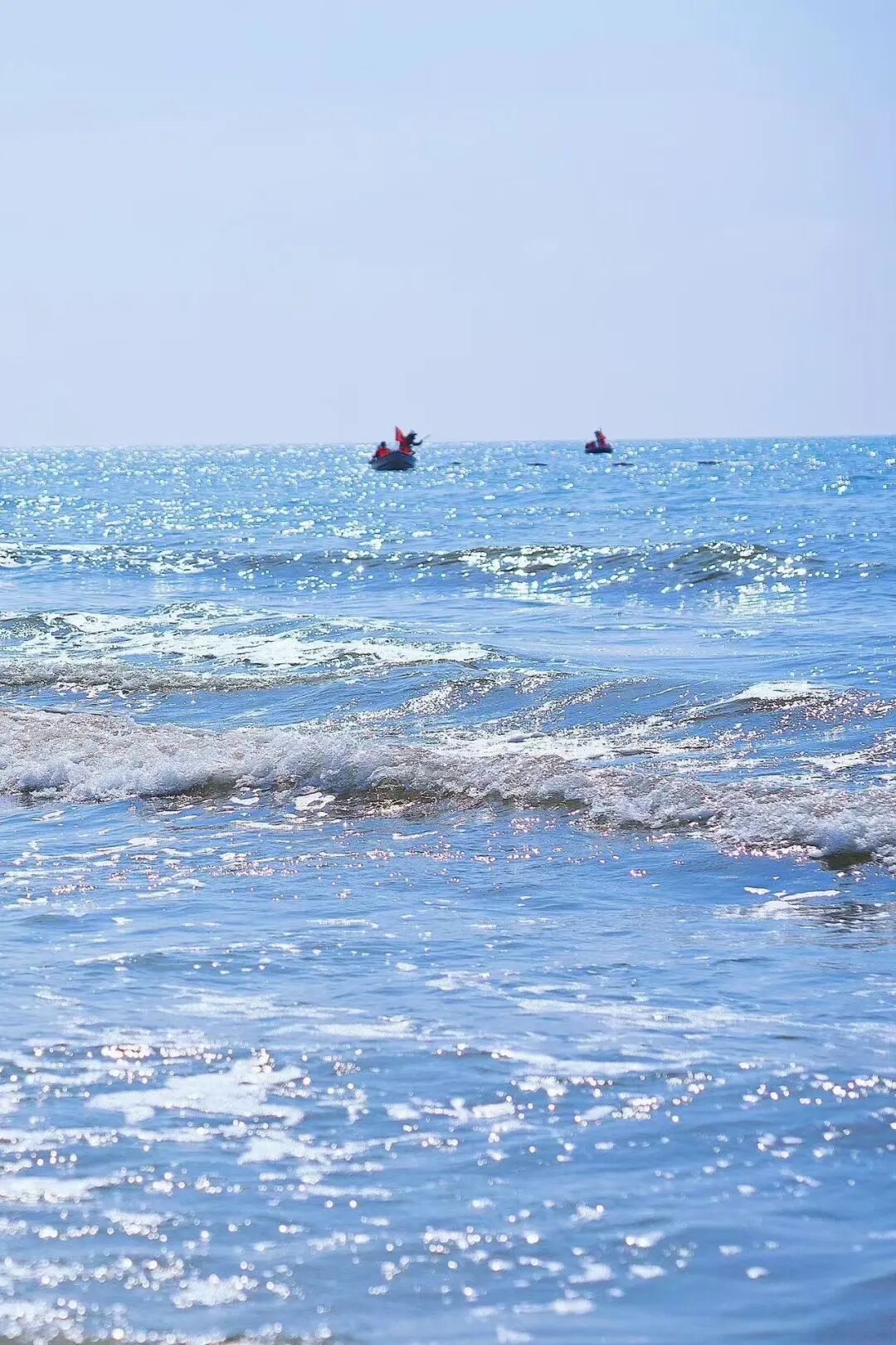 国内唯一可观鲸的海滨慢城，比三亚人少便宜，路的尽头就是海，超适合度假！