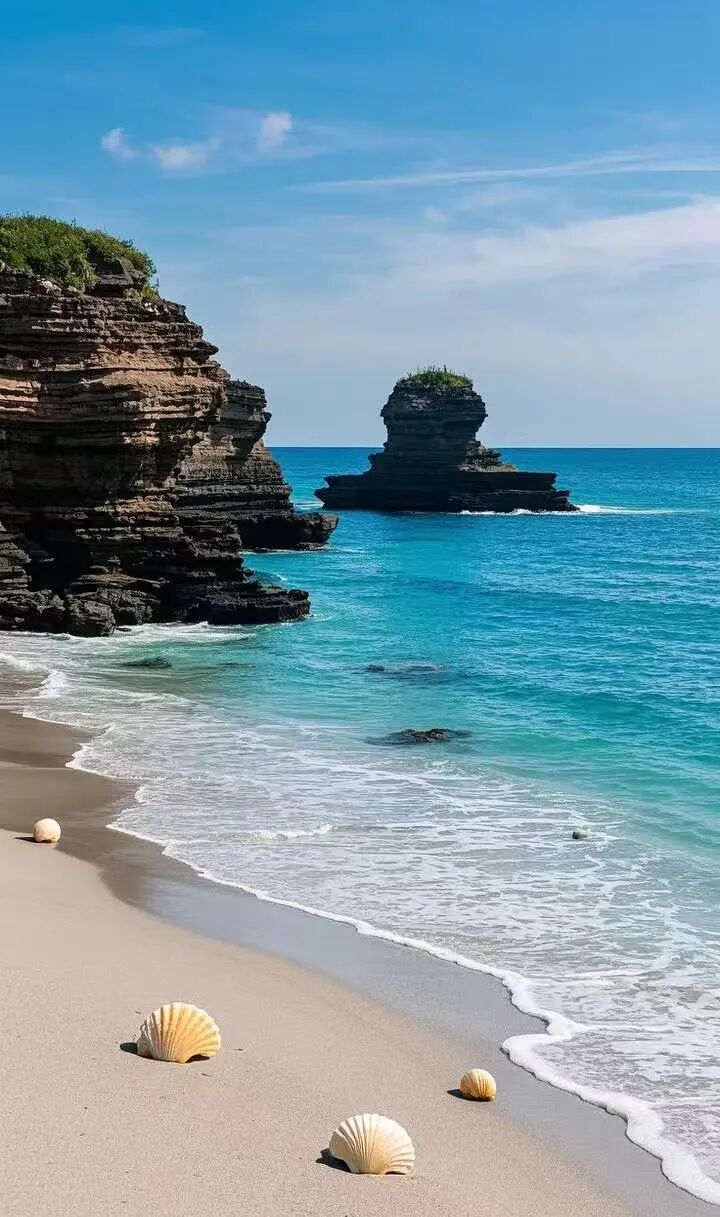 国内唯一可观鲸的海滨慢城，比三亚人少便宜，路的尽头就是海，超适合度假！