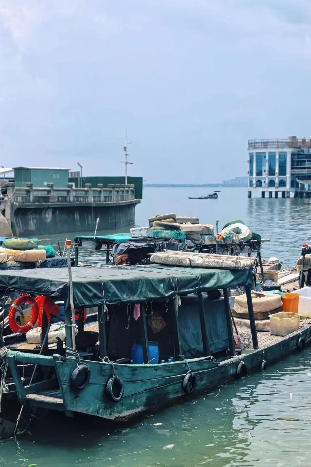 国内唯一可观鲸的海滨慢城，比三亚人少便宜，路的尽头就是海，超适合度假！