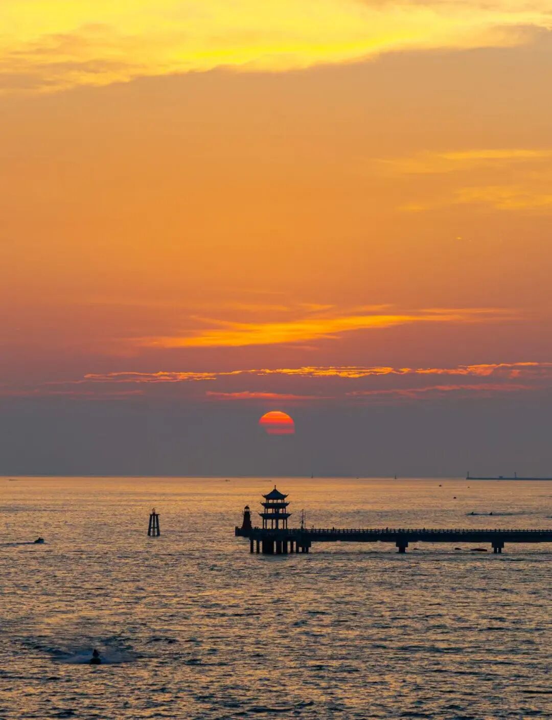 国内唯一可观鲸的海滨慢城，比三亚人少便宜，路的尽头就是海，超适合度假！