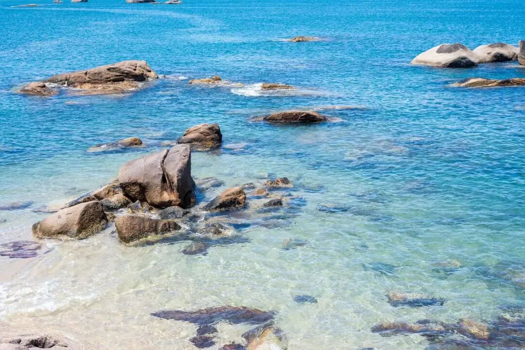 国内最具生活感的海滨老城，秋季看海不输威海，人均10块吃一顿，冷门又好逛