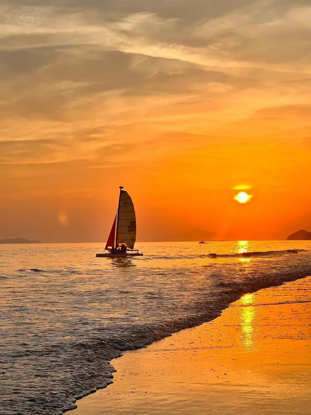 国内最具生活感的海滨老城，秋季看海不输威海，人均10块吃一顿，冷门又好逛