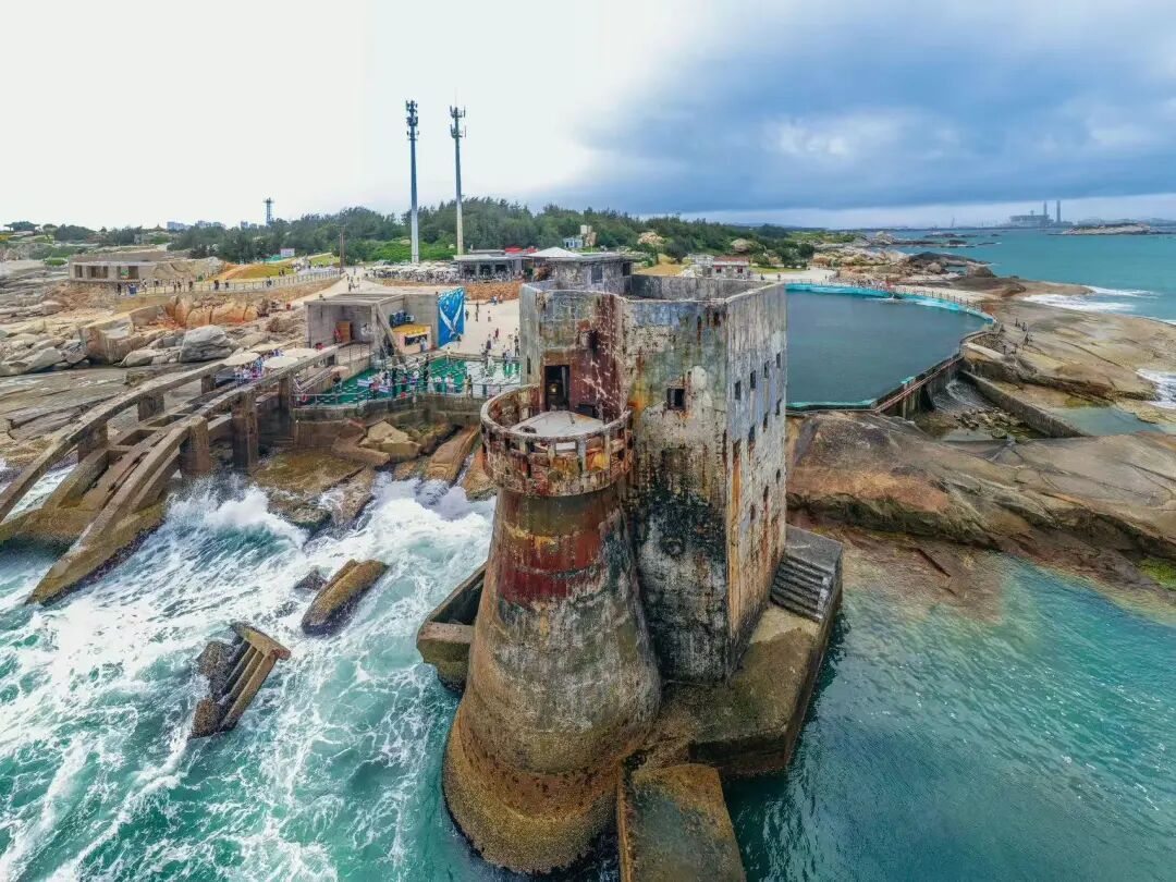 国内最具生活感的海滨老城，秋季看海不输威海，人均10块吃一顿，冷门又好逛