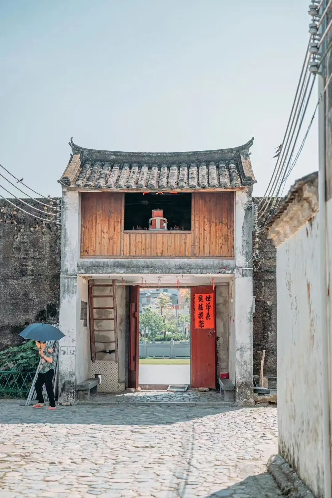 国内最具生活感的海滨老城，秋季看海不输威海，人均10块吃一顿，冷门又好逛