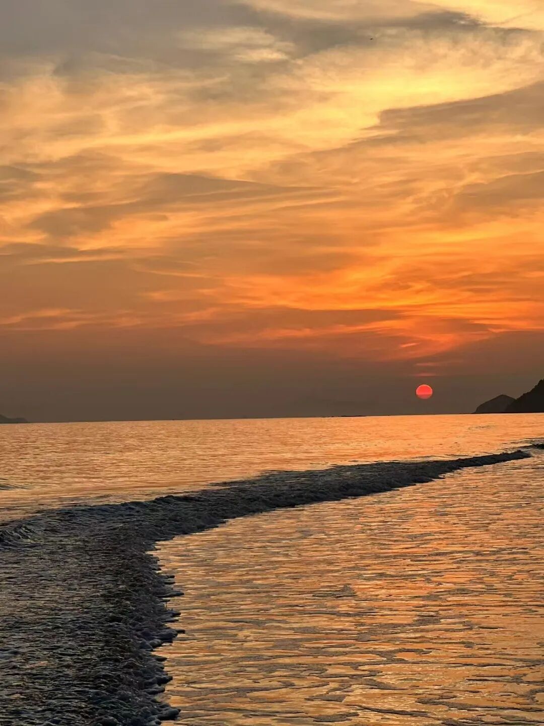 国内最具生活感的海滨老城，秋季看海不输威海，人均10块吃一顿，冷门又好逛