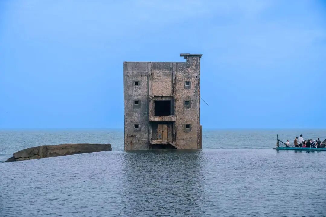 国内最具生活感的海滨老城，秋季看海不输威海，人均10块吃一顿，冷门又好逛