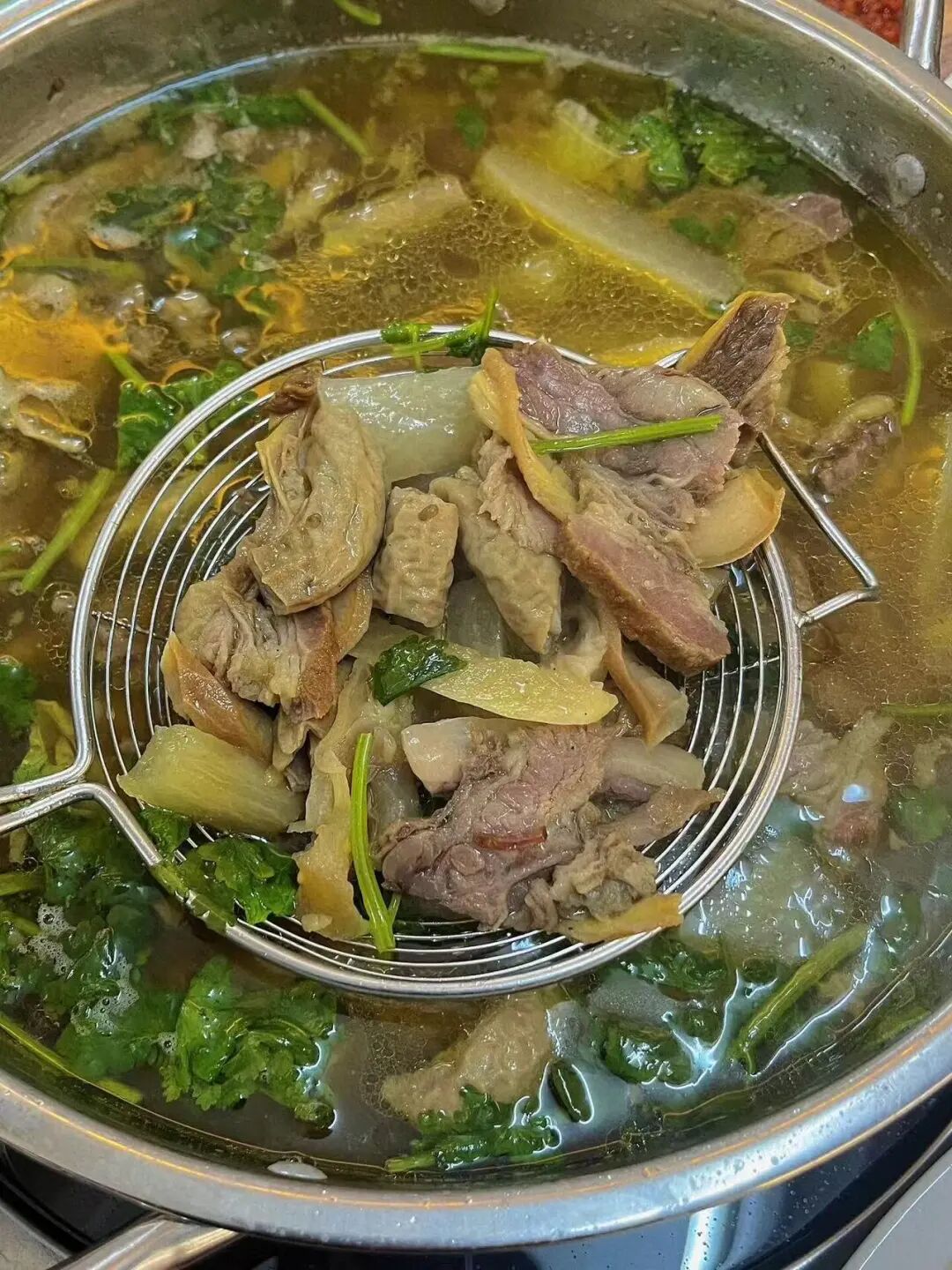 国内最具生活感的海滨老城，秋季看海不输威海，人均10块吃一顿，冷门又好逛